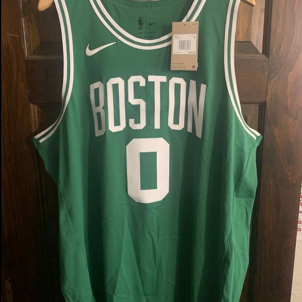 Boston Celtics Jayson Tatum Boston Green on court Basketball Jersey sz.56